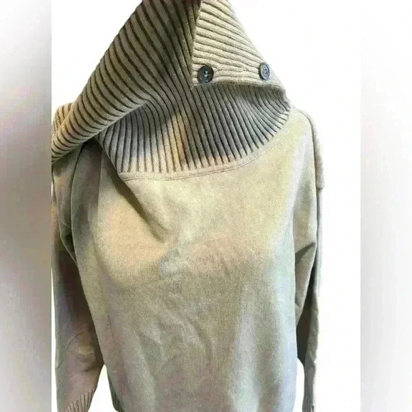 BLOOMCHIC Women’s Size 12 Sweater with Fold Over Ribbed Collar in Tan NWT - Picture 3 of 12